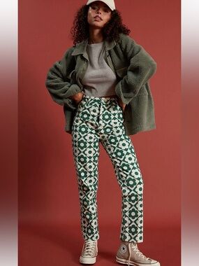 PacSun Green & Cream Floral Tile High-Rise Jeans with 70's Vibes.